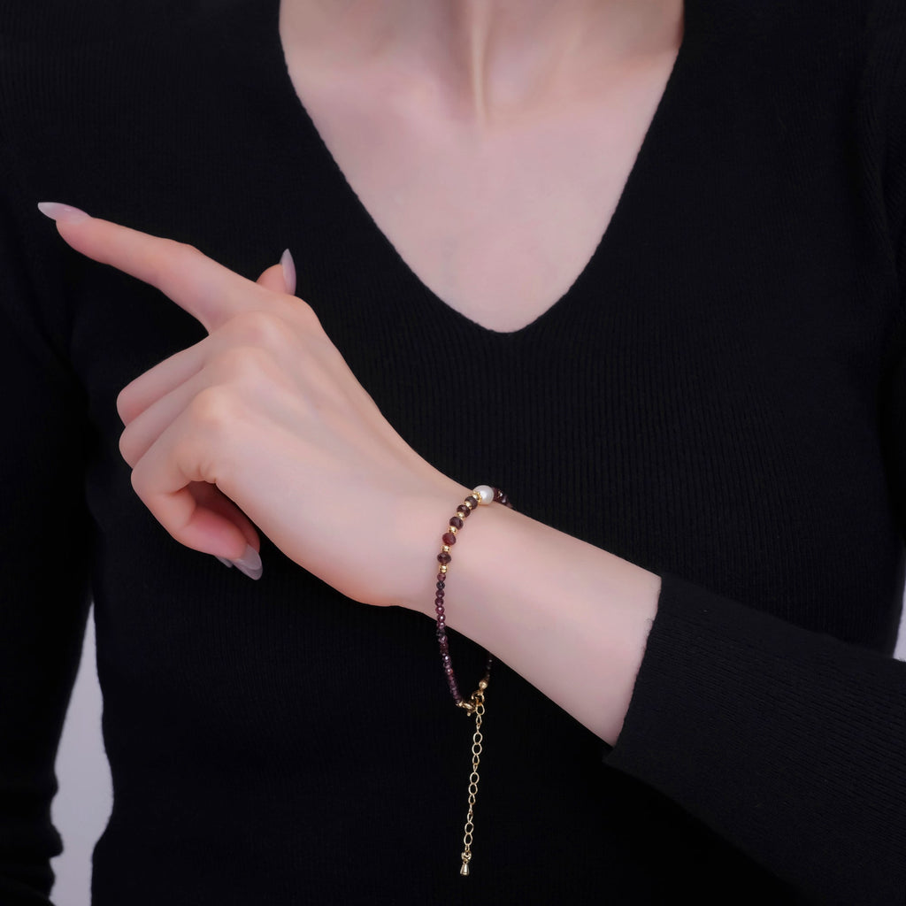 24K Gold plated Shell Pearl Dark Red Multifaceted Gemstone 7.5 Inch Bracelet | WA-2892
