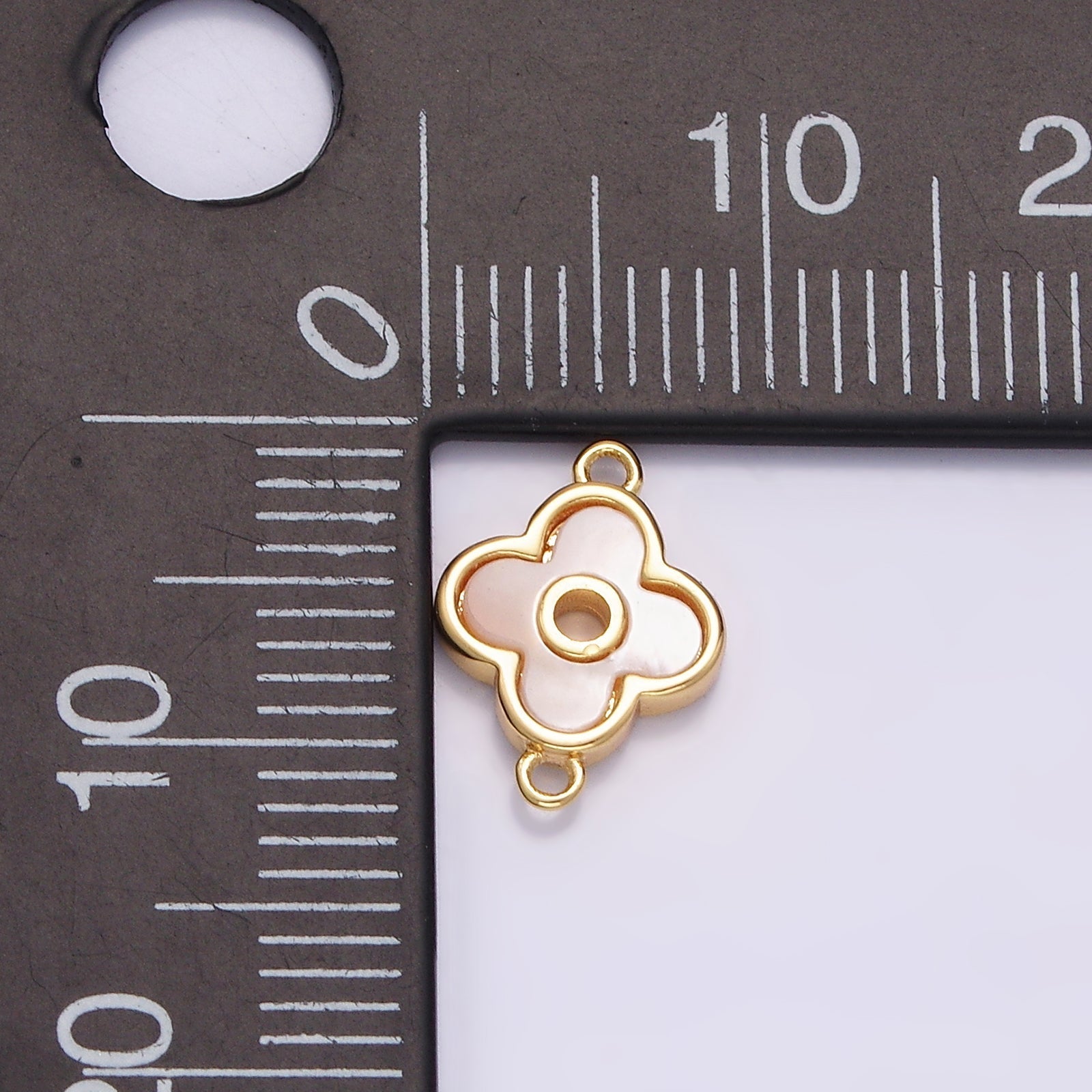 16K Gold plated 8.5mm Shell Pearl Open Clover Quatrefoil Connector | G698 - DLUXCA