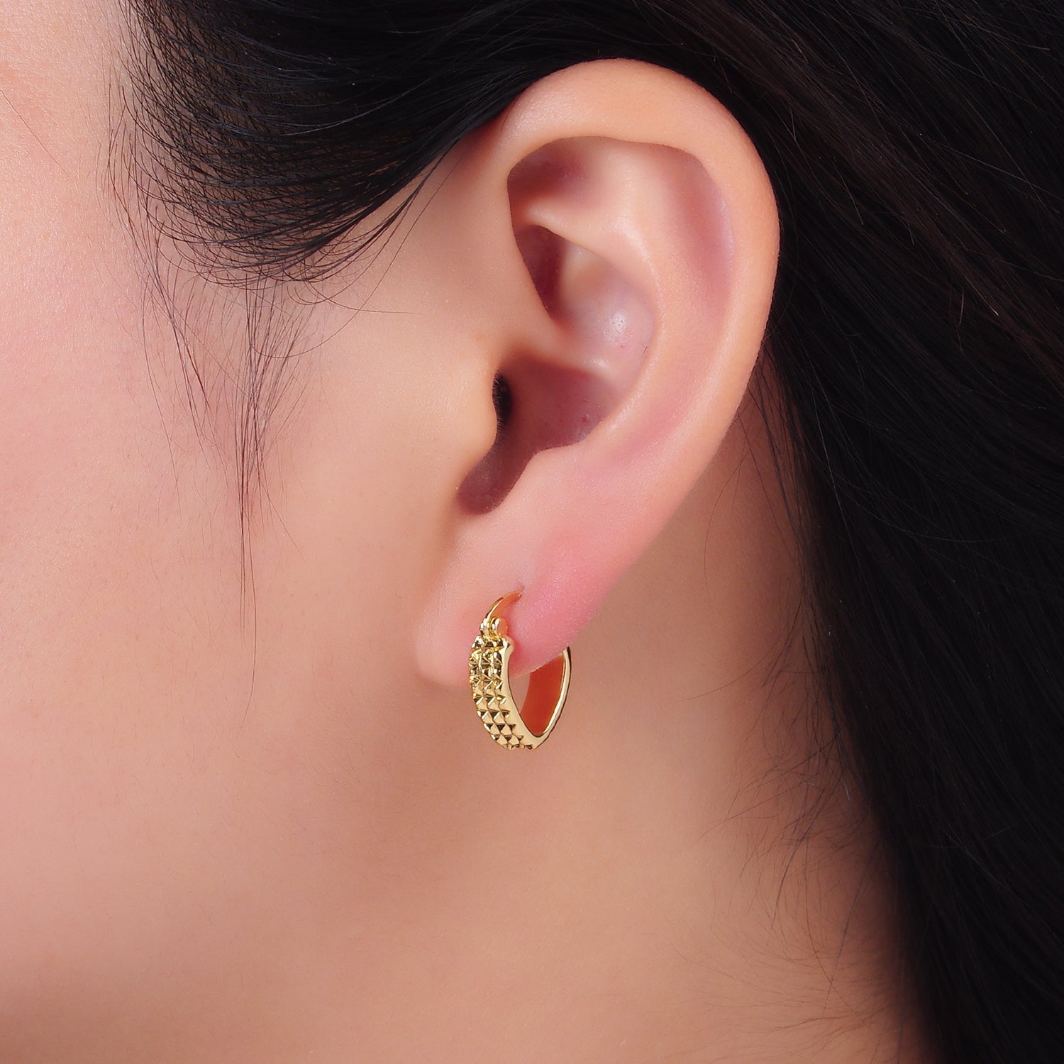 24K Gold plated 15mm Multifaceted Edged Triangle Latch Hoop Earrings | AB670