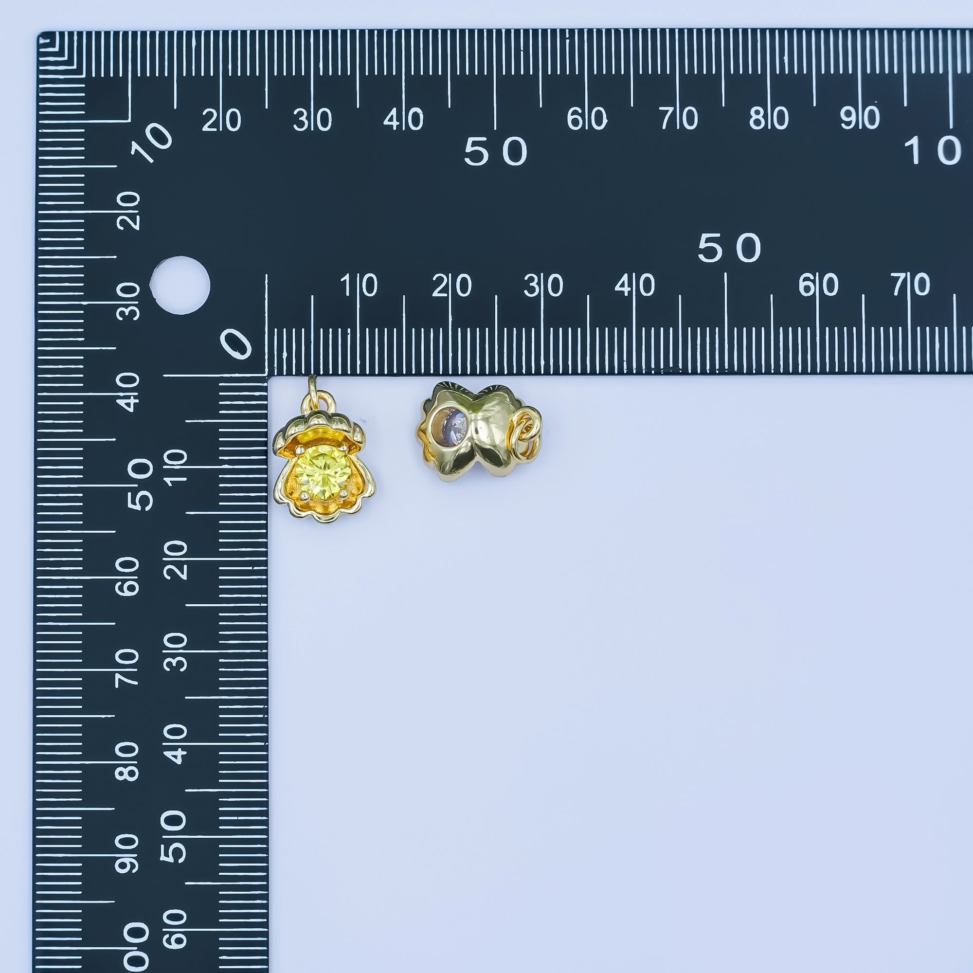 24K Gold plated 14.5mm CZ Sea Shell Clam 3D Multidimensional Charm | N033