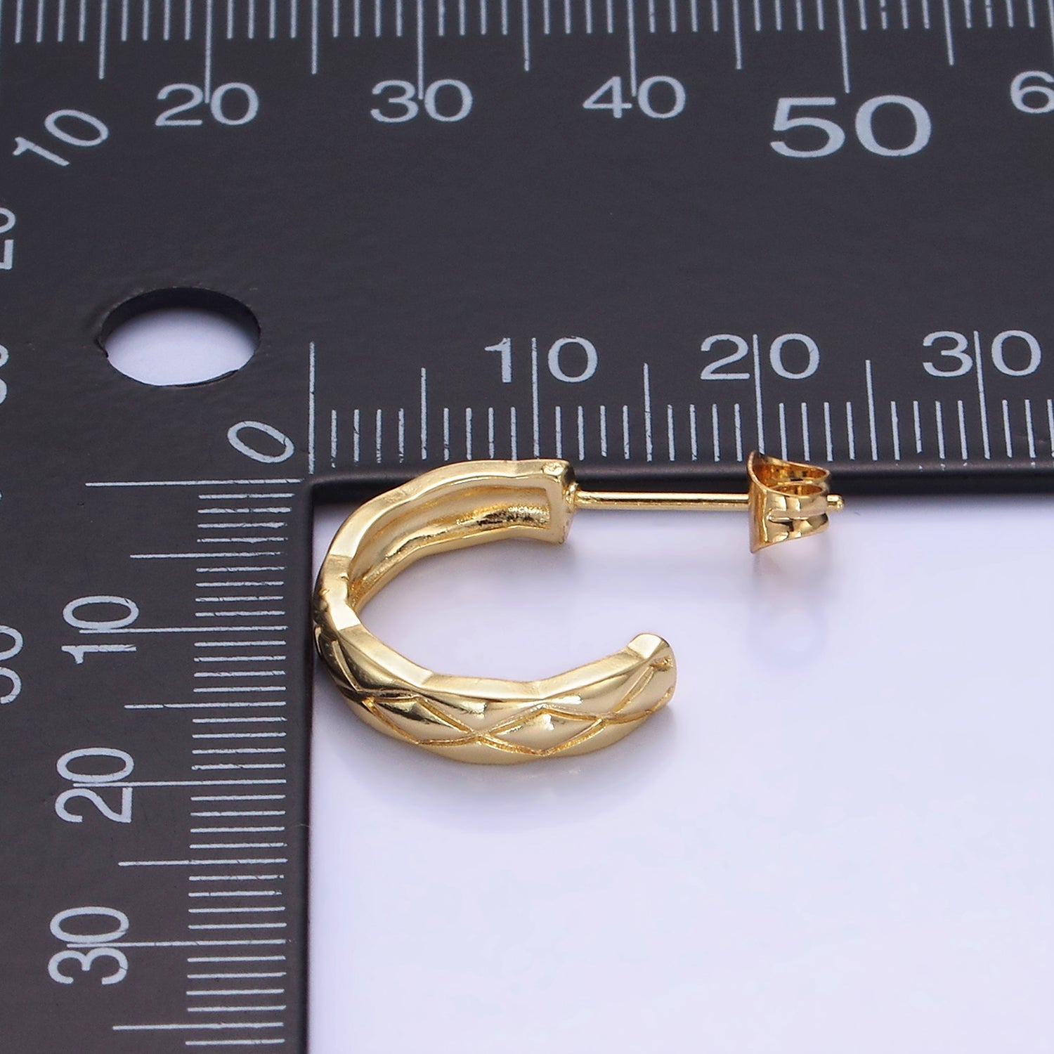 14K Gold plated 20mm Quilted C-Shaped Hoop Earrings in Gold & Silver | AB1334 AB1335