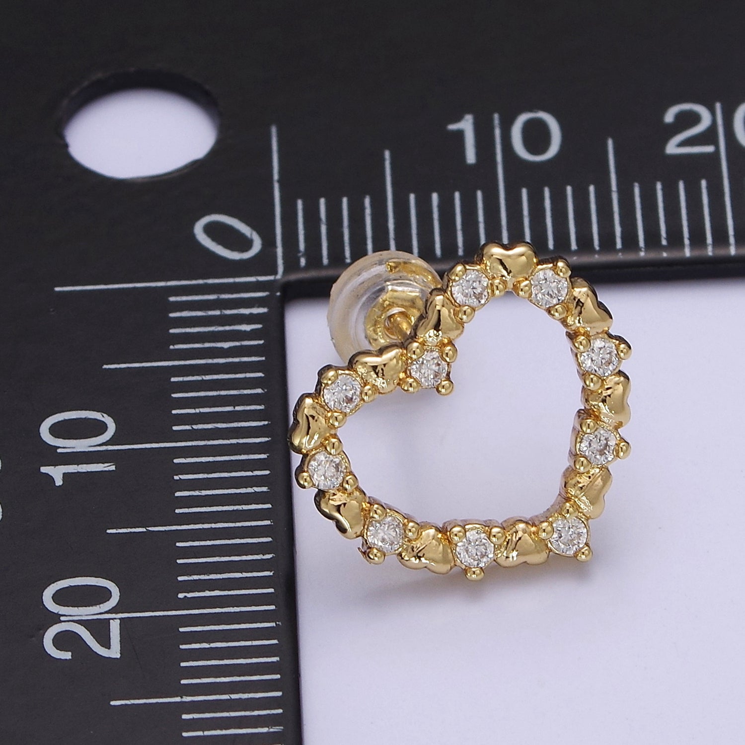 Dainty Gold Heart Stud Earrings Minimalist Delicate Earring 18K Gold plated Stud Earring V-121 - DLUXCA