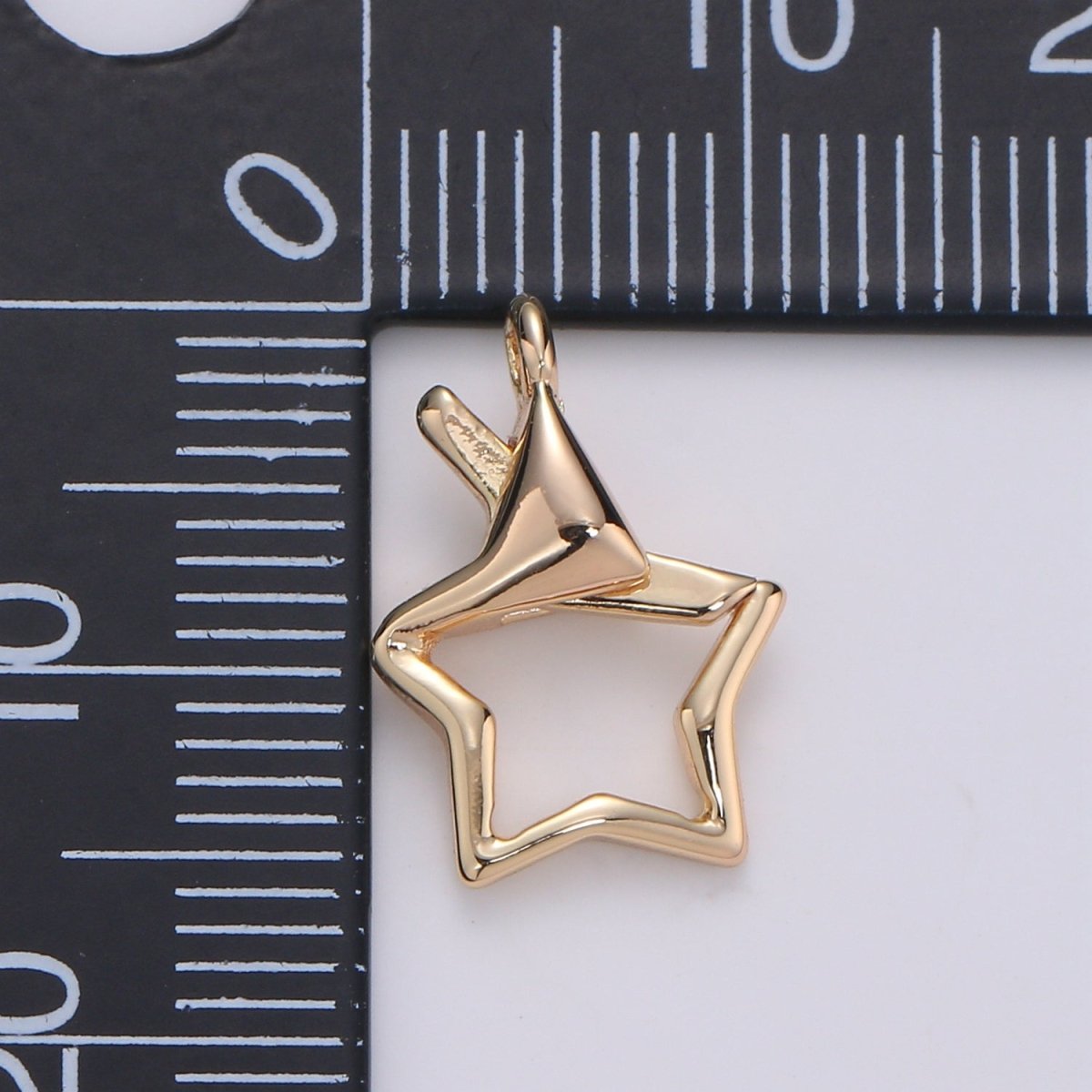 Dainty Gold plated Star Charms L-003 - DLUXCA