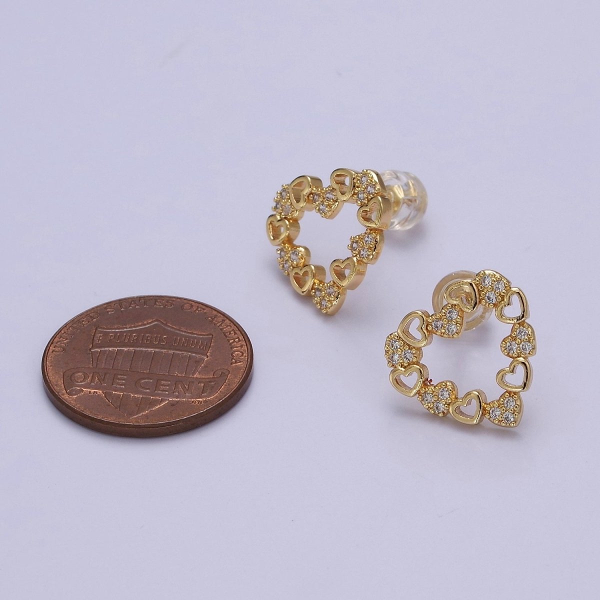 Dainty Gold Heart Stud Earrings Minimalist Delicate Earring 18K Gold plated Stud Earring V-120 - DLUXCA