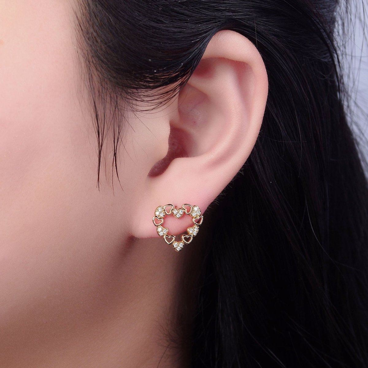 Dainty Gold Heart Stud Earrings Minimalist Delicate Earring 18K Gold plated Stud Earring V-120 - DLUXCA