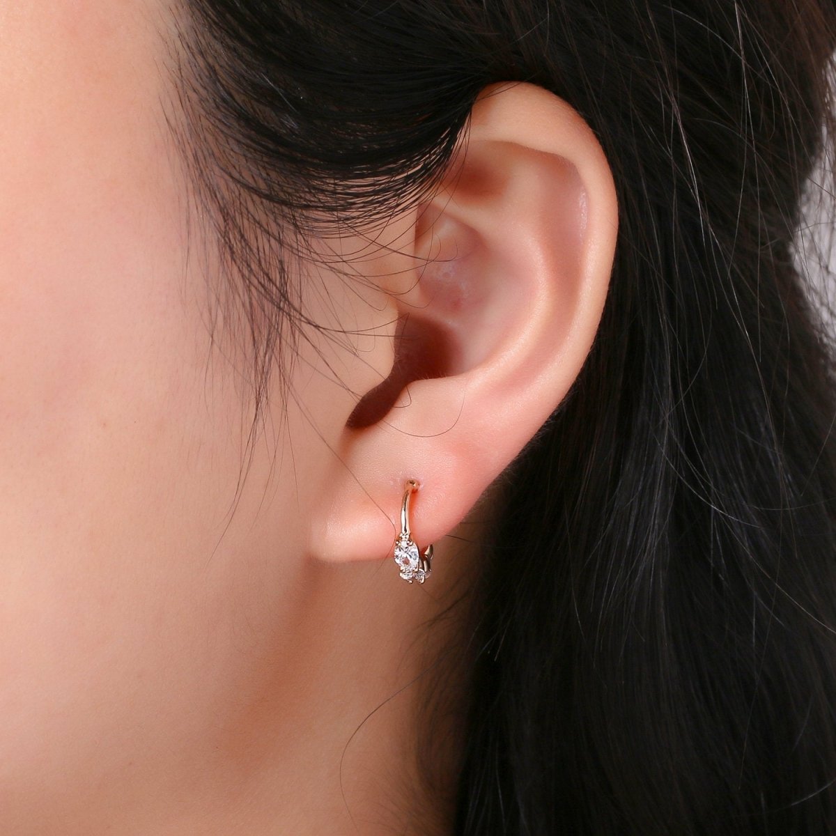 Ear cuff no piercing Gold, Blue Clear ear cuff cz, dainty cuff, gold ear cuff minimalist jewelry K-758 conch cuff cartilage cuff K-758