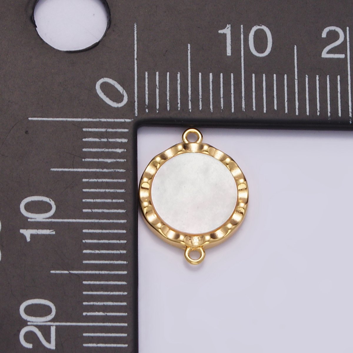 Gold plated 10mm Shell Pearl Hammered Round Connector G-705 - DLUXCA