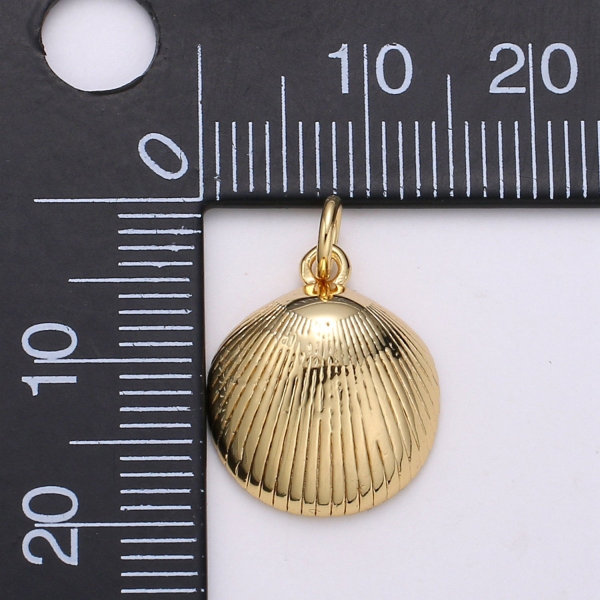 Gold plated Round Sea Shell Charm D-794 - DLUXCA
