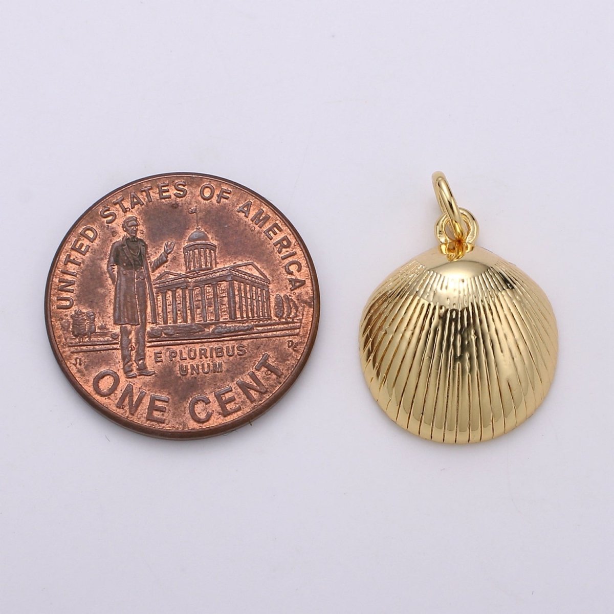 Gold plated Round Sea Shell Charm D-794 - DLUXCA