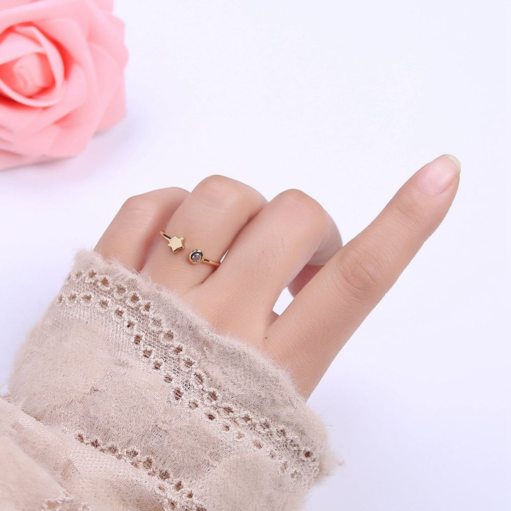 Minimalist Crystal Zirconia CZ, 16K Gold plated Geometric Star Open Open Adjustable Ring U-344 - DLUXCA