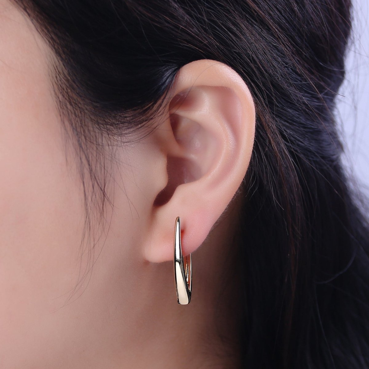 Minimalist Hoop Earring latch back Lever-backs Ear Hooks 14k Gold plated hypoallergenic earrings T-287 - DLUXCA