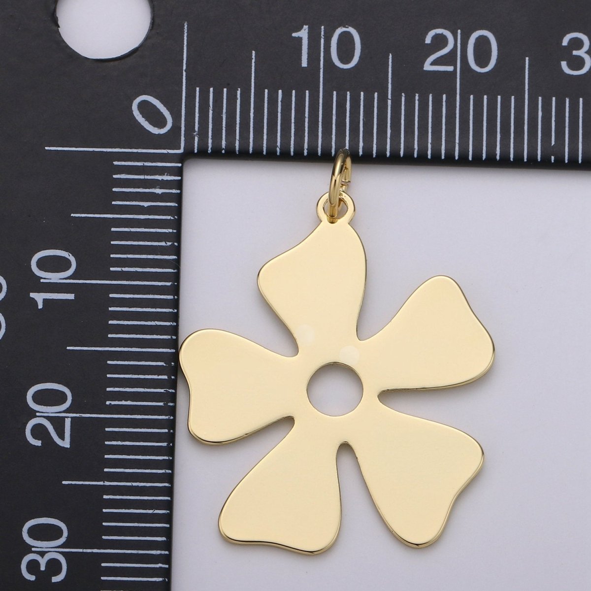 Shamrock Charm 24k Gold plated Shamrock Celtic Four Leaf Clover Lucky Charm, 22x30mm for Necklace Earring Bracelet Jewelry Making D-489 - DLUXCA