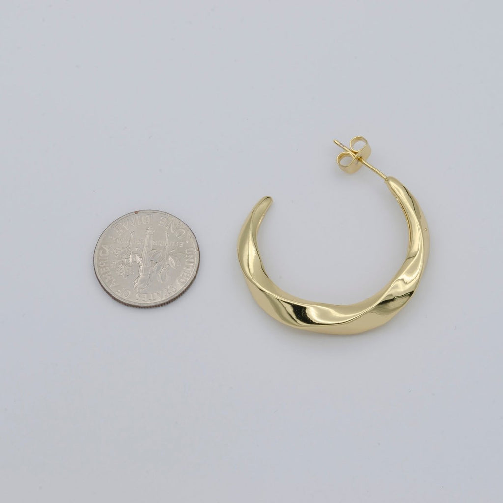 Simple Golden Crescent Model Huggies Earrings, Plain Gold plated Nature Night Object Formal/Casual Daily Wear Earring Jewelry P-117 - DLUXCA