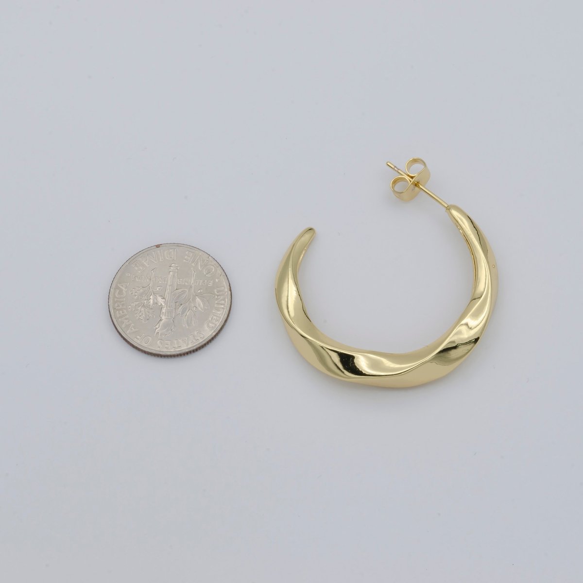 Simple Golden Crescent Model Huggies Earrings, Plain Gold plated Nature Night Object Formal/Casual Daily Wear Earring Jewelry P-117 - DLUXCA