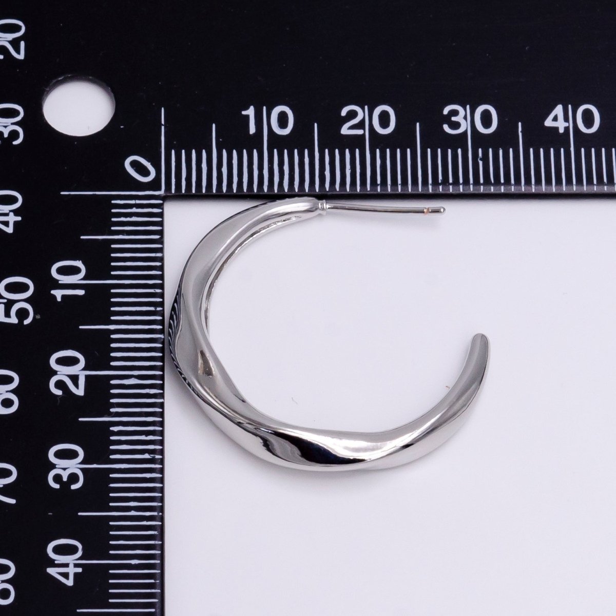 White Gold plated 30mm Twisted C Shaped Geometric Hoop Earrings | P-115 - DLUXCA