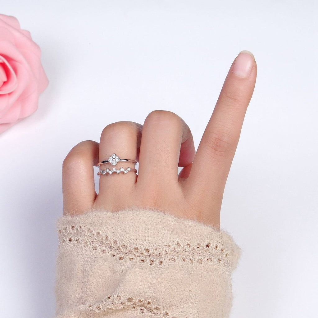 White Gold plated Clear Quatrefoil Micro Paved CZ Double Band Silver Ring | Y-581 - DLUXCA
